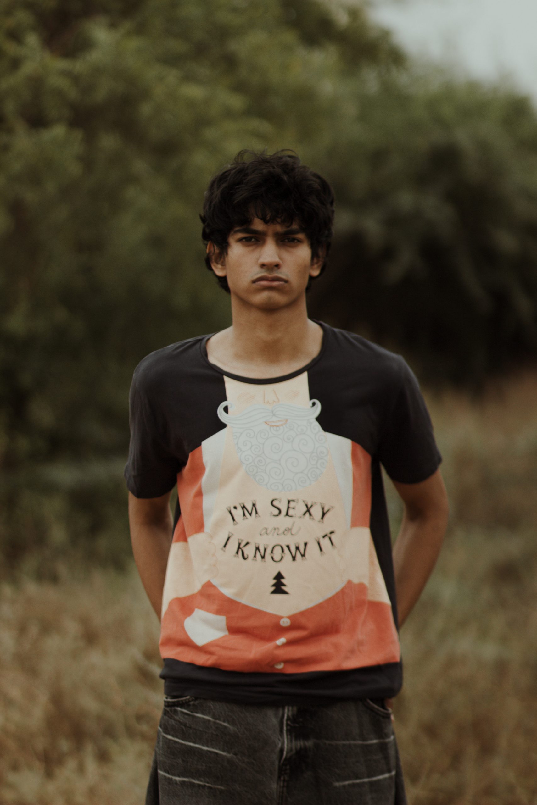 SEXY & I KNOW IT TEE - Image 2