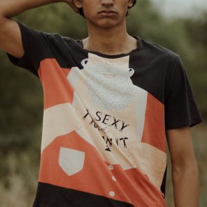 SEXY & I KNOW IT TEE