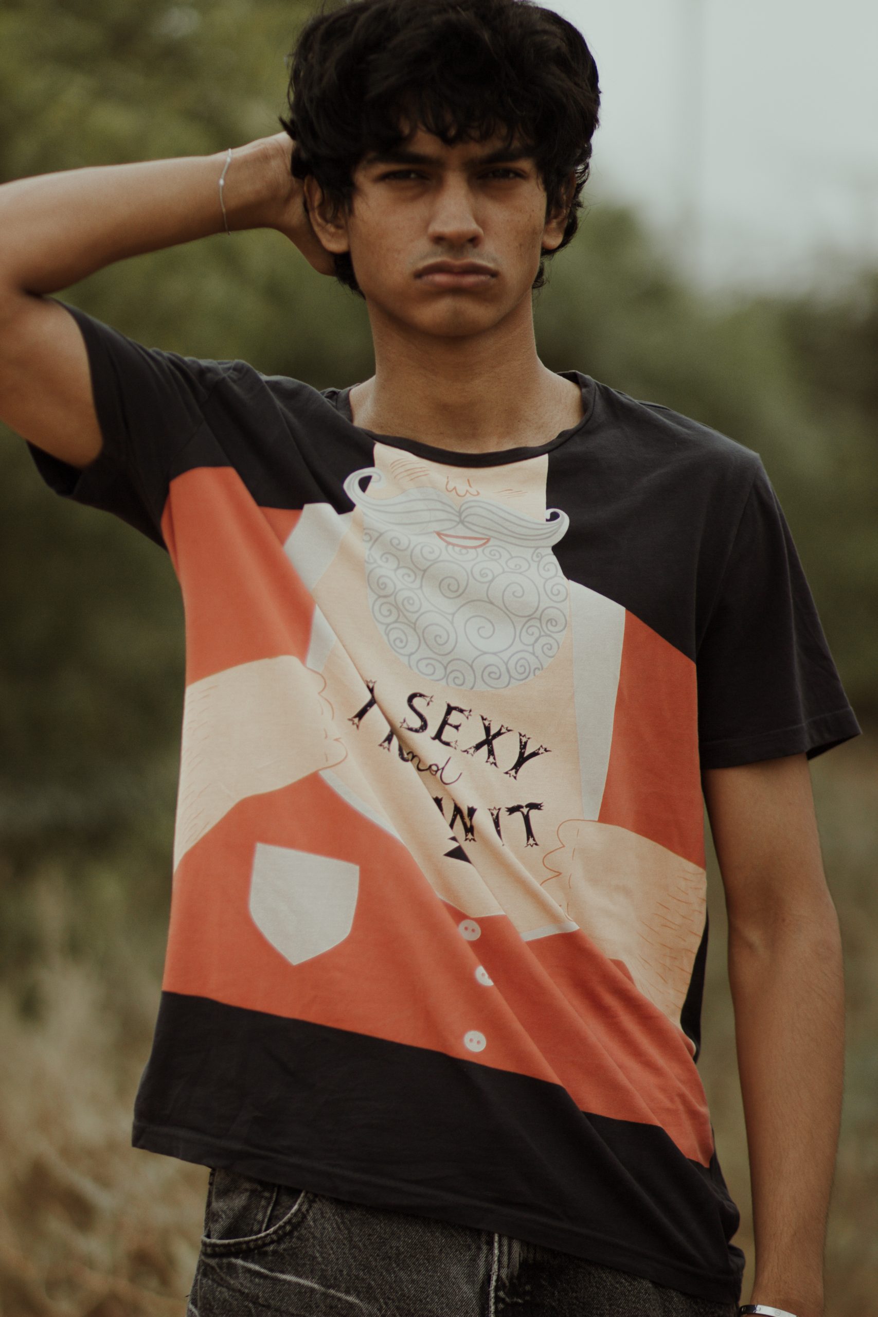 SEXY & I KNOW IT TEE